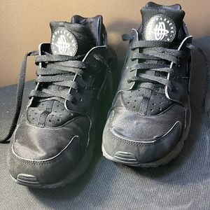 Nike Air Huarache Sneakers!